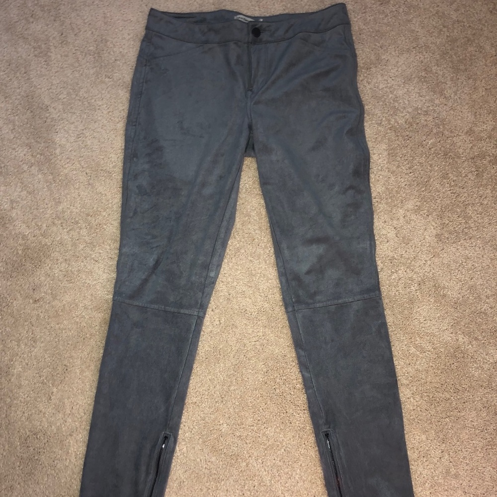 Gray Calvin Klein Skinny Pants, velvet-soft feel, size 27